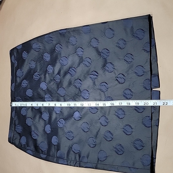 J Crew Size 00 "The Pencil Skirt" Black with Blue Polka Dots, Exc. Used Cond. - Picture 7 of 13